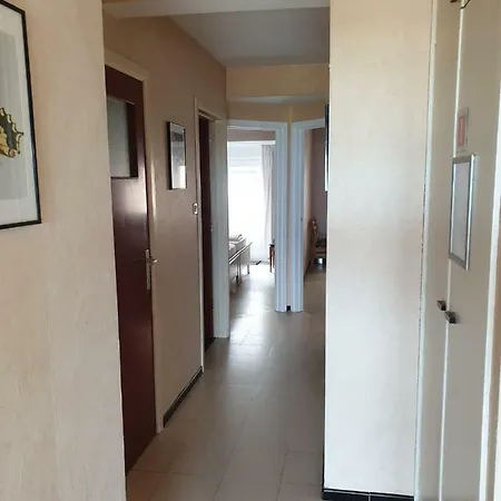 - Met Zeezicht En 2 Parkeerplaatsen Oostduinkerke